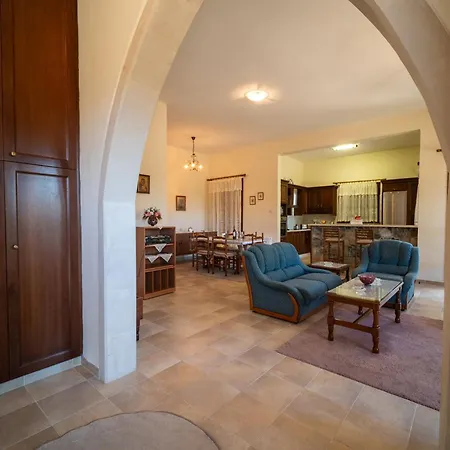 Casa Harmonia Traditional Stone House, Escape To Silence Soul And Serenity In Nature With 2 Bedrooms, Fireplace And Mountain Breeze *