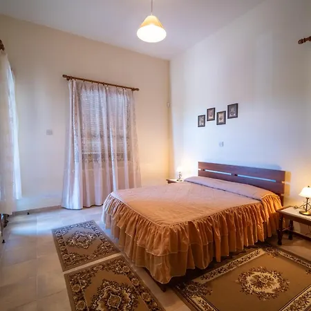 Feriehus Casa Harmonia Traditional Stone House, Escape To Silence Soul And Serenity In Nature With 2 Bedrooms, Fireplace And Mountain Breeze