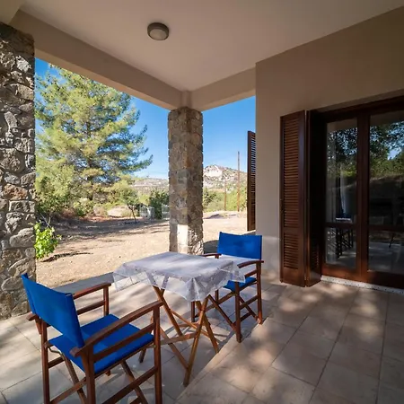 Casa Harmonia Traditional Stone House, Escape To Silence Soul And Serenity In Nature With 2 Bedrooms, Fireplace And Mountain Breeze Mandria (Limassol)