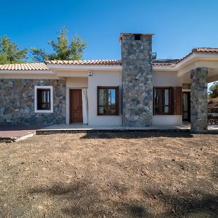 Casa Harmonia Traditional Stone House, Escape To Silence Soul And Serenity In Nature With 2 Bedrooms, Fireplace And Mountain Breeze 펜션 *