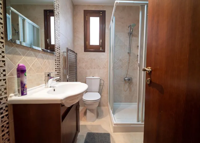 別荘 Casa Harmonia Traditional Stone House, Escape To Silence Soul And Serenity In Nature With 2 Bedrooms, Fireplace And Mountain Breeze Mandria (Limassol)