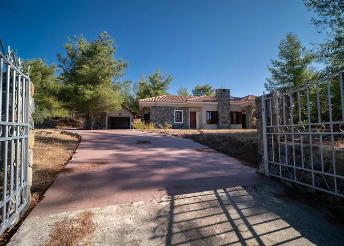 Casa Harmonia Traditional Stone House, Escape To Silence Soul And Serenity In Nature With 2 Bedrooms, Fireplace And Mountain Breeze 別荘