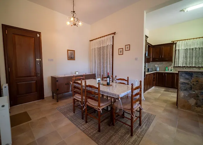 Casa Harmonia Traditional Stone House, Escape To Silence Soul And Serenity In Nature With 2 Bedrooms, Fireplace And Mountain Breeze Prázdninový dům *