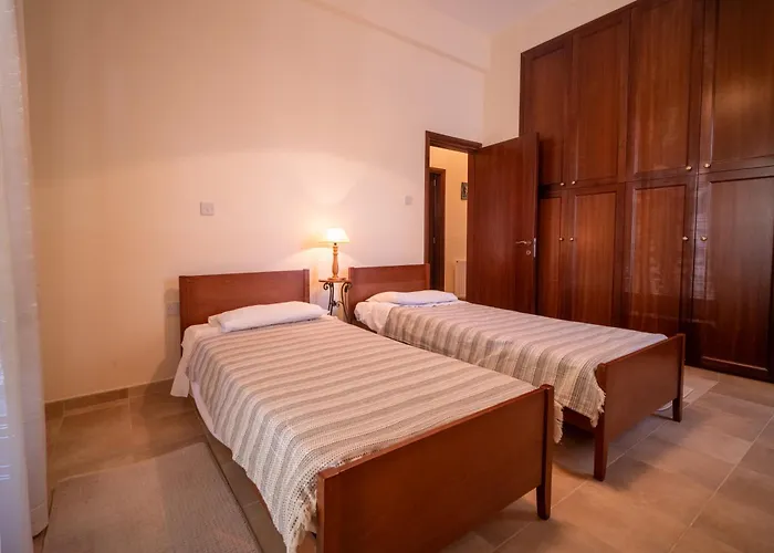 Casa Harmonia Traditional Stone House, Escape To Silence Soul And Serenity In Nature With 2 Bedrooms, Fireplace And Mountain Breeze 別荘 Mandria (Limassol)