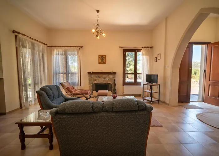 Prázdninový dům Casa Harmonia Traditional Stone House, Escape To Silence Soul And Serenity In Nature With 2 Bedrooms, Fireplace And Mountain Breeze Mandria (Limassol)