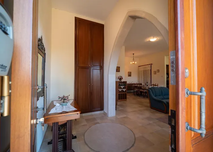 Casa Harmonia Traditional Stone House, Escape To Silence Soul And Serenity In Nature With 2 Bedrooms, Fireplace And Mountain Breeze Mandria (Limassol)